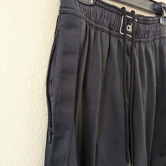 Alo Yoga Prizewinner Pant - Picture 5 of 7